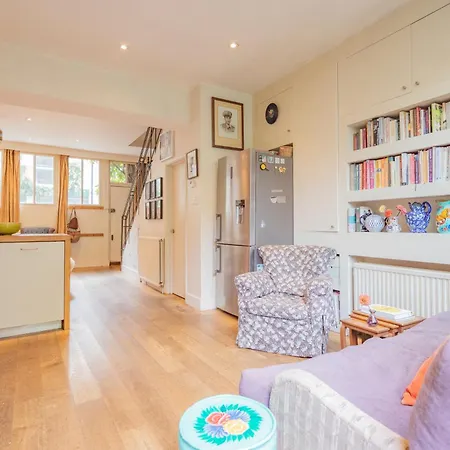 Beautiful Mews House - Notting Hill Holiday home *