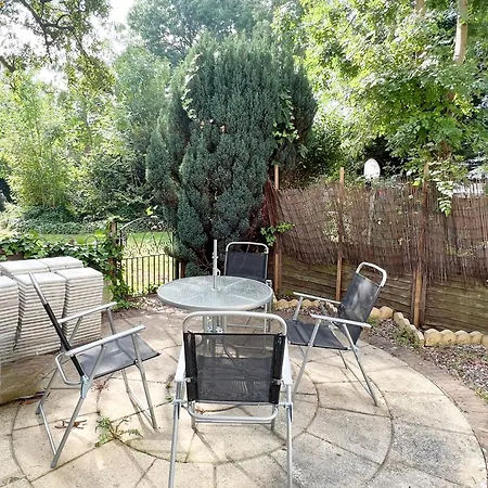 Cosy 3 Bedroom 3 Bathroom Flat With Private Garden- Maida Vale, Near Paddington Apartment *