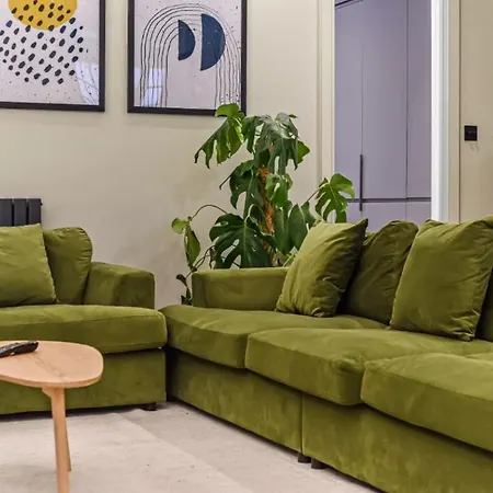 Apartment Luxury Abode: 5-bed Haven Ideal For Big Groups! *