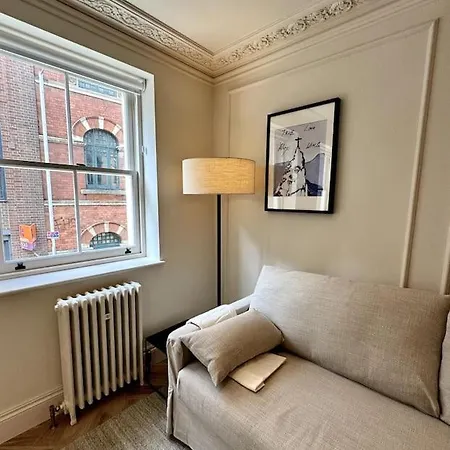 Luxury Shoreditch One Bedroom Apartment