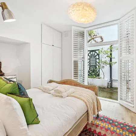 Hububb Luxury Queen's Gate Garden Apartment *