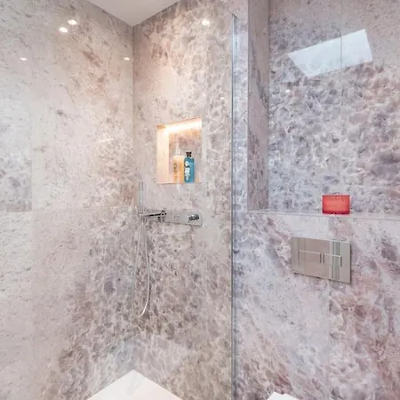 Hyde Park 9-hosted By Sweetstay Apartment London