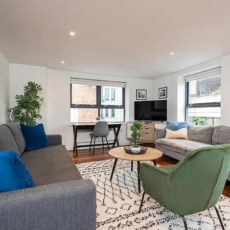 At Whitfield Street Apartment *