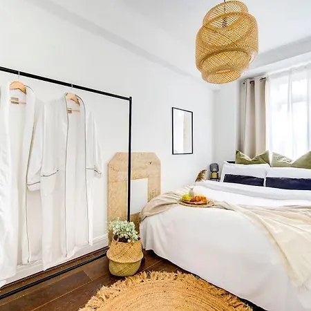 Oxford Circus Chic Modern Flat For 4 * London