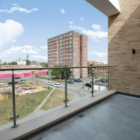 Stunning 2-bed In Barking Barking (Greater London)