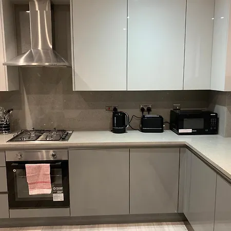 Stunning 2-bed In Barking
