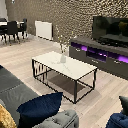 Stunning 2-bed In Barking Apartment