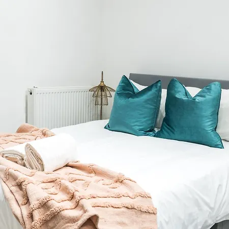 S3 Central-comfy,quiet Studio-balcony * London