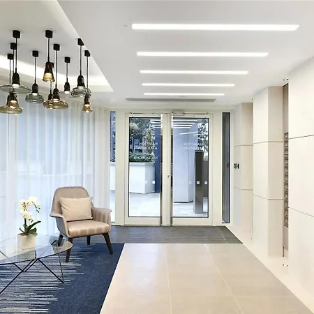 Luxury 1 Bed With Balcony London