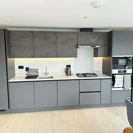 Apartment Luxury Modern Flat Near Center London