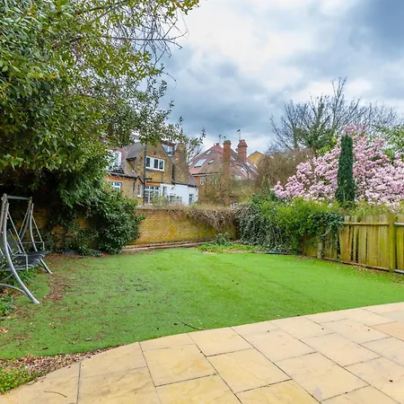 Lovely 2br In Peaceful Hampstead, Nw London