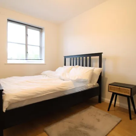 Homestay Immaculate Near Nine Elms & Battersea *