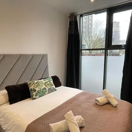 Chic Battersea Retreat Apartment London