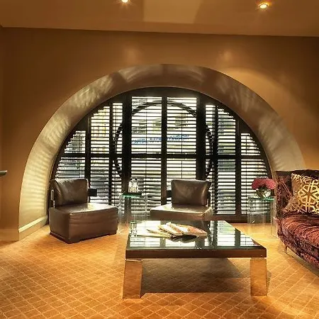 Hotel Radisson Blu Edwardian, Leicester Square 4*