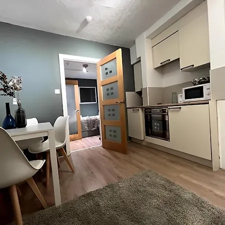 Great 1 Bed Flat London/chiswick Apartment London
