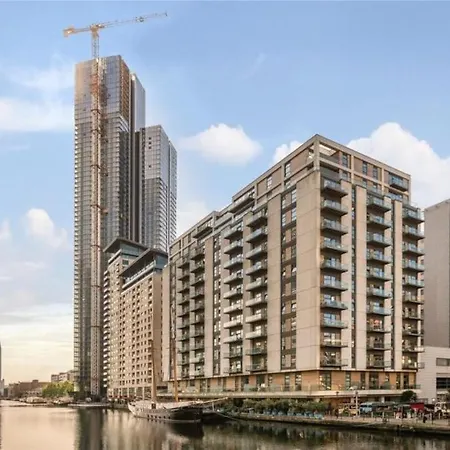Luxury Penthouse 2 Bedrooms Flat In Canary Wharf *