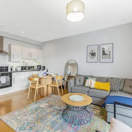 Pass The Keys Charming In North Apartment