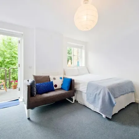 Zone 1! 2 Bed Duplex Apartment!