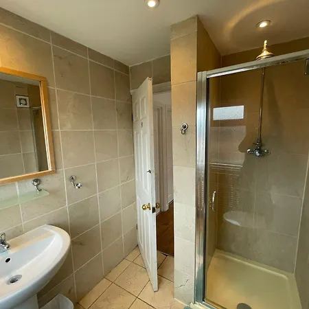 Apartment 15 Glebe Crescent