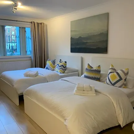 Cobbold Court Share Flat Homestay *