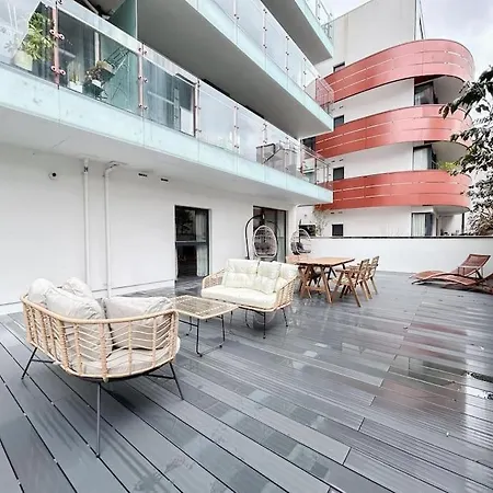 Stylish 2 Bed With Large Terrace Apartment London