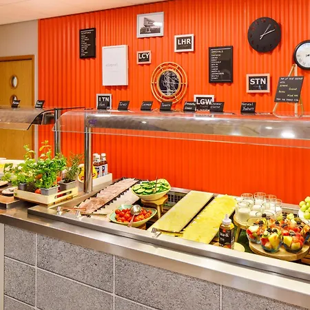 Отель Ibis Budget London Heathrow Хаунслоу