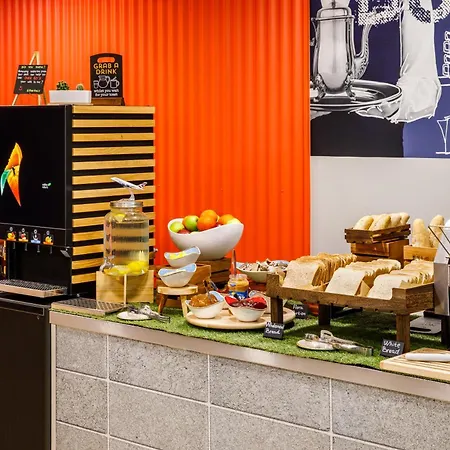 Ibis Budget London Heathrow Отель