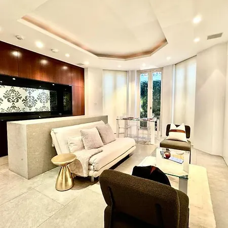 Hyde Park South Kensington * London