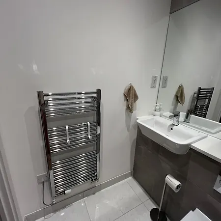 Private Ensuite Near London Dagenham