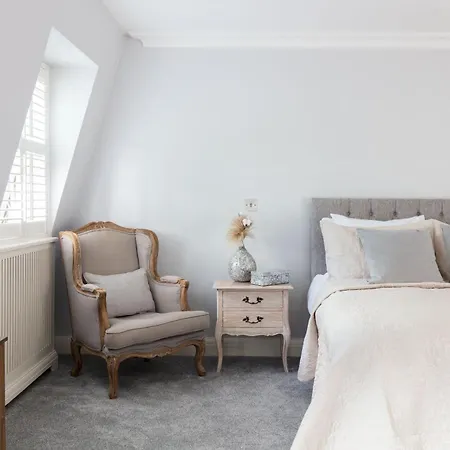 Spacious Quiet 4bedrooms 6beds House With Private Garage 5min Walk To Paddington Station London