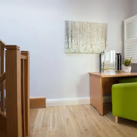 Spacious Quiet 4bedrooms 6beds House With Private Garage 5min Walk To Paddington Station *