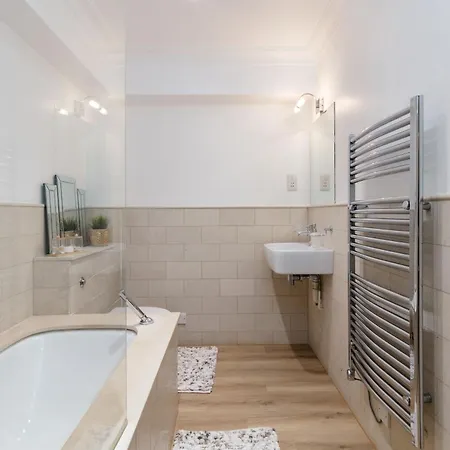 Spacious Quiet 4bedrooms 6beds House With Private Garage 5min Walk To Paddington Station