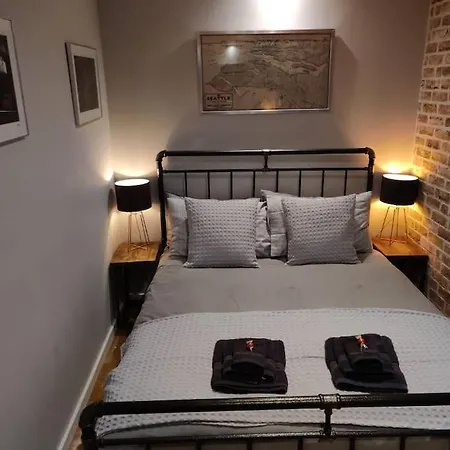 Apartment Modern 2-bed 5 Mins From Bridge *