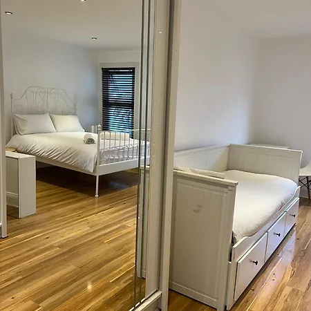 93 West Road Guest house London
