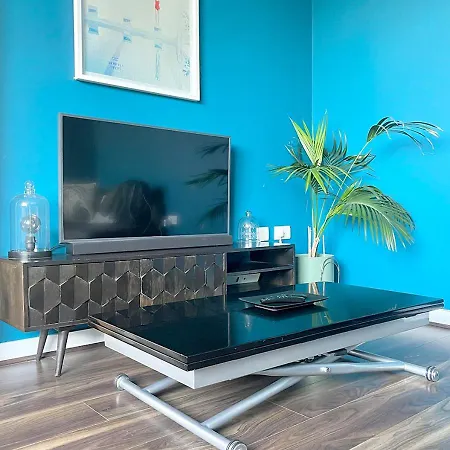 Modern 1bd Flat In Aldgate East With Terrace Daire Londra