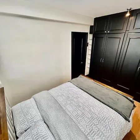 Chelsea Cloisters - One Bedroom Serviced *