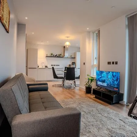 2 Bedroom Flat Near Stanmore Station Stanmore (Greater London)