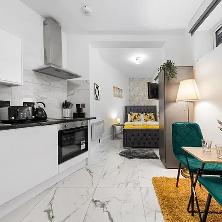 Apartment Serviced Modern Flat - Sleeps 2 - Good Links To King Cross, Euston, Finchley Road Station - Nw3