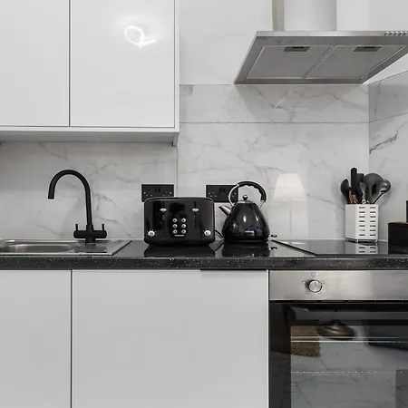 Serviced Modern Flat - Sleeps 2 - Good Links To King Cross, Euston, Finchley Road Station - Nw3