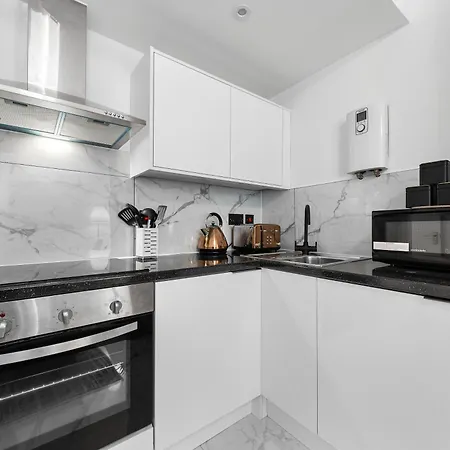 Modern One Bedroom Flat - Sleeps 3 - Transport Links - Finchley Road, Euston, King Cross Station - Nw3