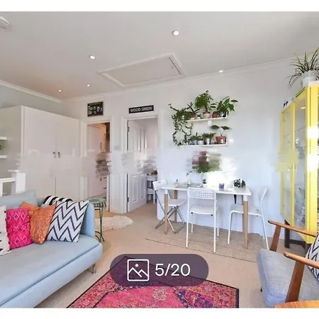 Veronika's Apartment *