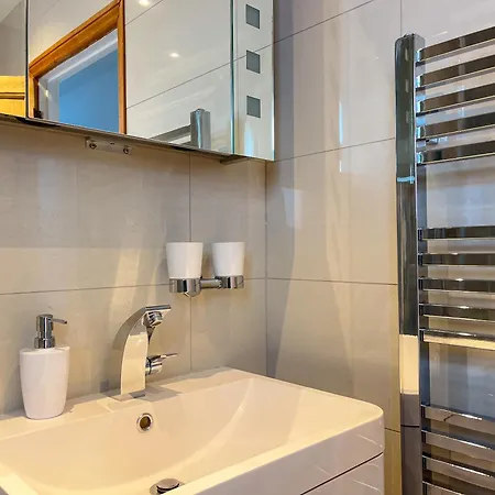 Wembley Stadium Modern & Cozy Apartment *