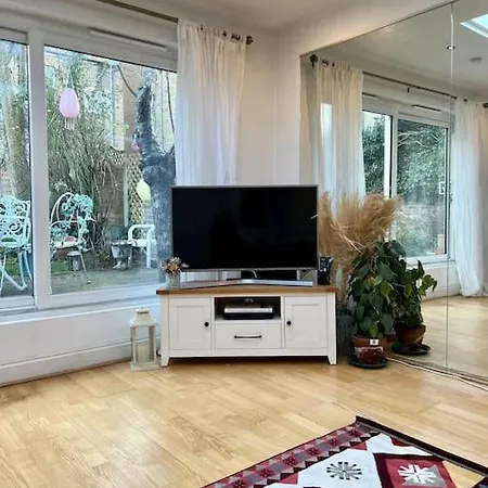 Apartment Sunny Garden *