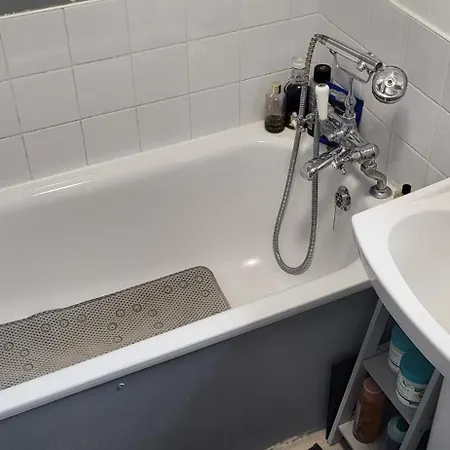 1 Bedroom Flat 27 Mins To Victoria