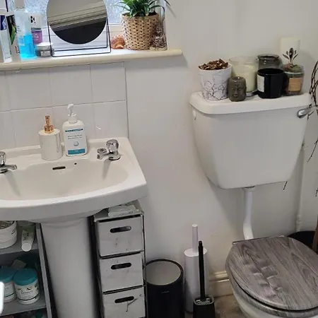 Apartment 1 Bedroom Flat 27 Mins To Victoria