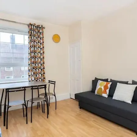 Tranquil 1br In South Bank With Onsite Parking Apartment