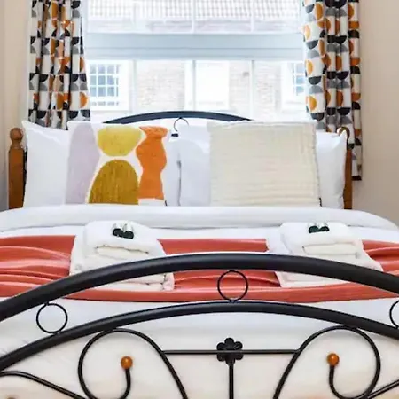 Tranquil 1br In South Bank With Onsite Parking Apartment