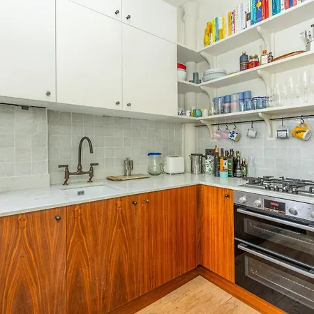 Victorian 1br Flat, Hidden Gem In Hackney Apartment *