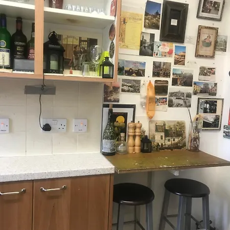 Homestay Guinness Court Shared *