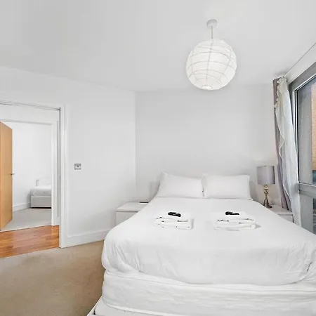 Modern Serviced 3-bedroom Flat In East Apartment *